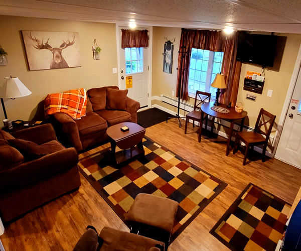 Bear Rock Suites - Colebrook NH Lodging living room