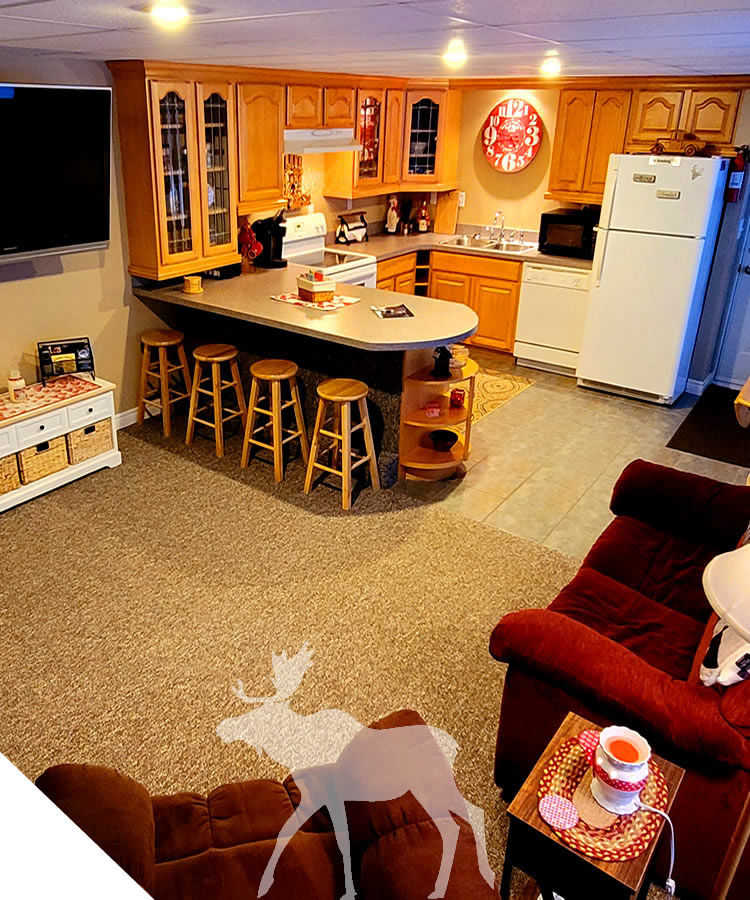 Bear Rock Suites - Best Colebrook NH Motel - Moose Manor