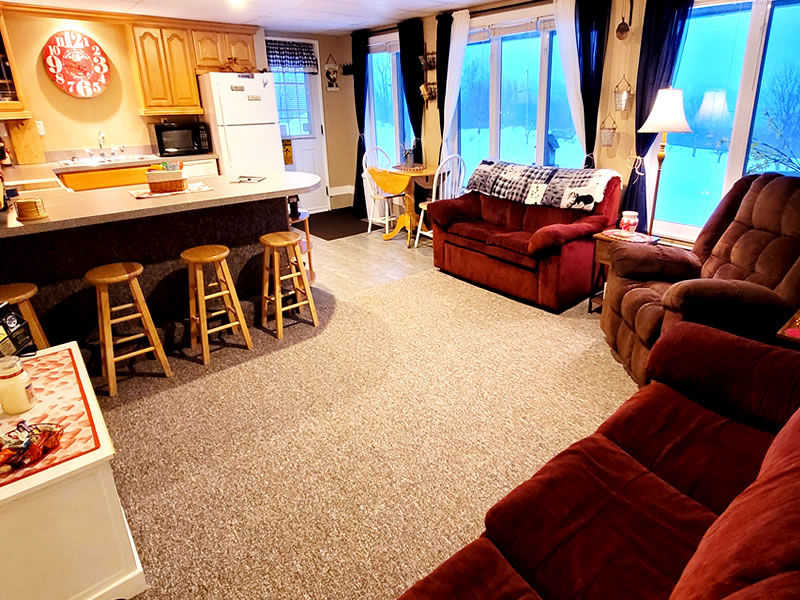 Bear Rock Suites - Colebrook NH Lodging Moose Manor Suite