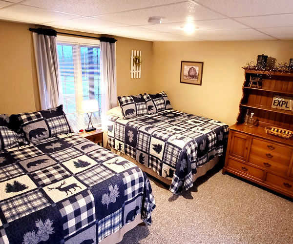 Bear Rock Suites - Colebrook NH Lodging bedroom